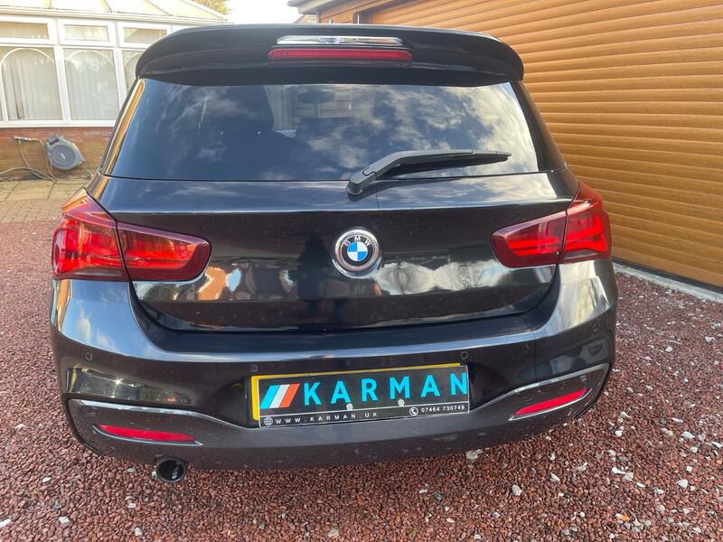 BMW 1 SERIES